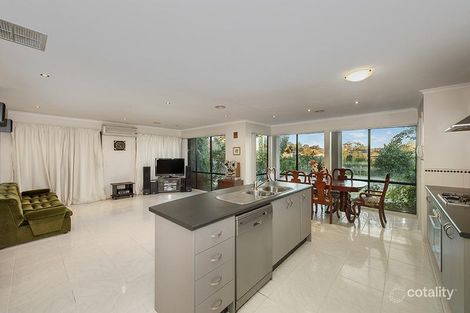 Property photo of 19 Redmond Court Bundoora VIC 3083
