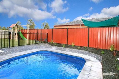 Property photo of 18 Lynch Place Roxburgh Park VIC 3064