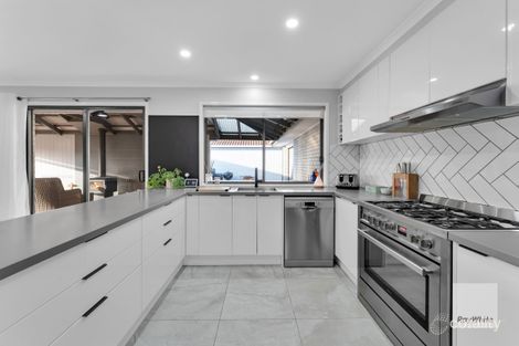 Property photo of 7 Silvana Way Hillside VIC 3037