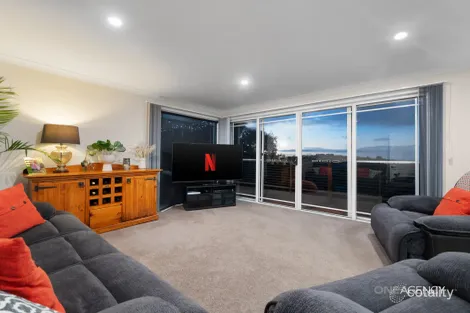 Property photo of 1 Hellyer Avenue Park Grove TAS 7320