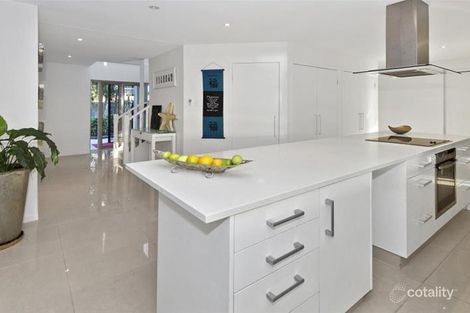Property photo of 18 Eastbank Terrace Helensvale QLD 4212