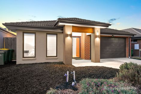 Property photo of 8 Rebecca Court Pakenham VIC 3810