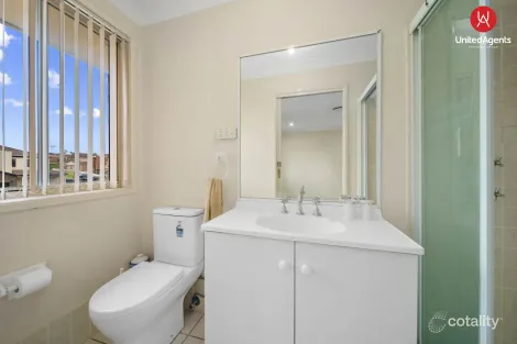 Property photo of 16 Palana Close West Hoxton NSW 2171