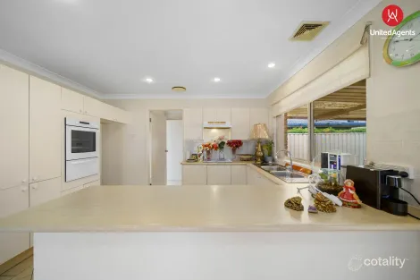 Property photo of 16 Palana Close West Hoxton NSW 2171
