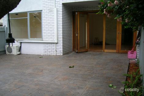 Property photo of 2/13 Clapperton Street Bentleigh VIC 3204