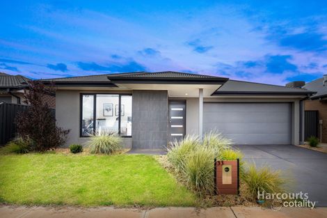 Property photo of 33 Arena Circuit Strathtulloh VIC 3338