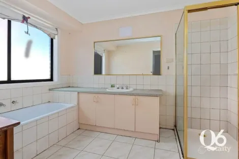 Property photo of 193 Lady Nelson Way Taylors Lakes VIC 3038