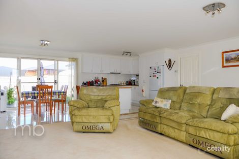 Property photo of 2 Jade Avenue Orange NSW 2800