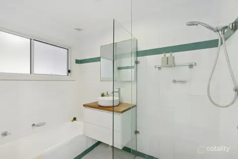 Property photo of 20 Wendy Drive Point Clare NSW 2250