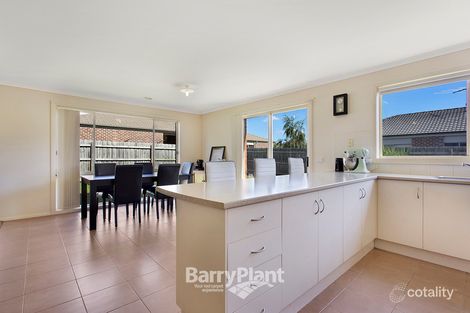 Property photo of 27 Miller Close Drouin VIC 3818