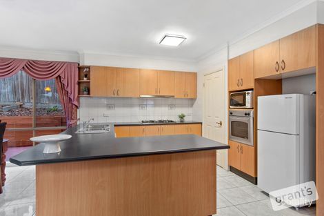 Property photo of 2 Fairview Avenue Narre Warren VIC 3805