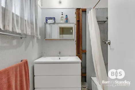 Property photo of 24 Stallard Place Withers WA 6230