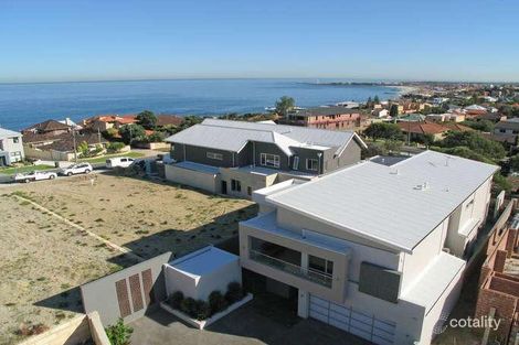 Property photo of 22 Leach Street Marmion WA 6020