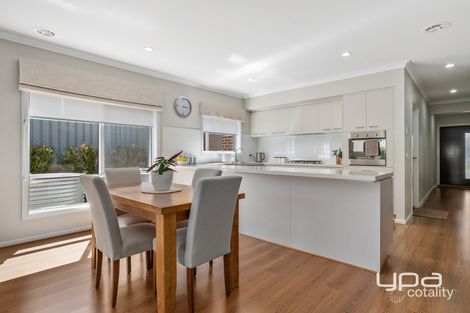 Property photo of 5 Pratia Close Maddingley VIC 3340