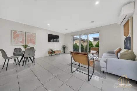 Property photo of 44 Cumberland Drive Pakenham VIC 3810