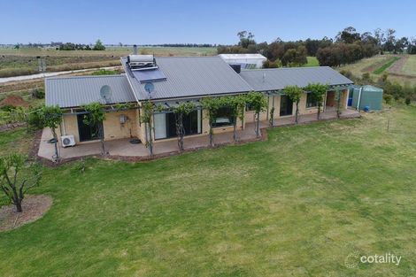 704 Fuzzards Rd, Numurkah, VIC 3636