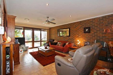 Property photo of 3 Tyabb Grove Aspendale VIC 3195