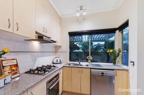 Property photo of 5 Earlswood Close Caroline Springs VIC 3023