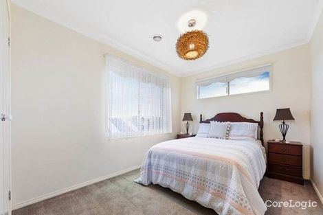Property photo of 5 Earlswood Close Caroline Springs VIC 3023