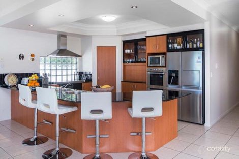 Property photo of 18 Calmwater Crescent Helensvale QLD 4212
