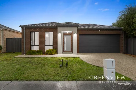Property photo of 12 Cowes Close Cranbourne North VIC 3977