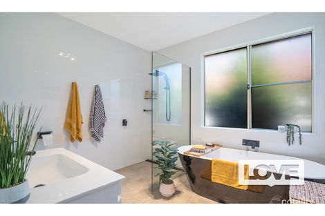 Property photo of 20 Sharpe Street Mayfield NSW 2304