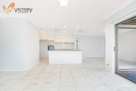 Property photo of 32 Longmeadow Parkway Box Hill NSW 2765