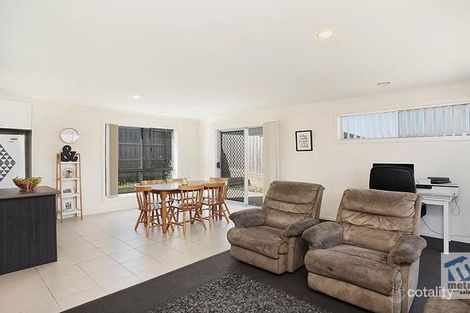 Property photo of 10 Alapont Close Pakenham VIC 3810