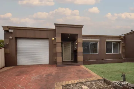 13 GARONNE CCT, ROXBURGH PARK, VIC 3064