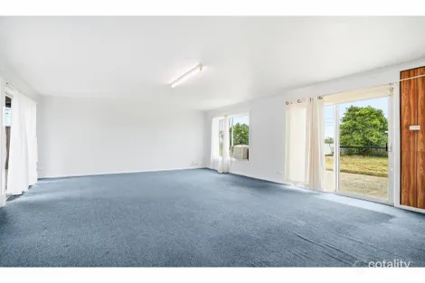 Property photo of 260 McIver Avenue West Hoxton NSW 2171