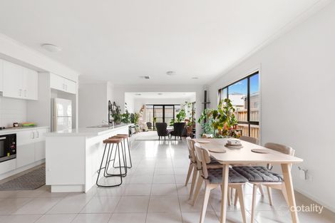 Property photo of 19 Beagle Street Tarneit VIC 3029