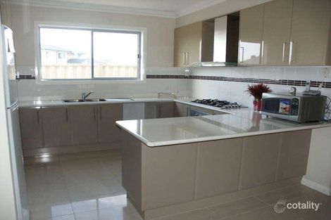 Property photo of 4 Billy Buttons Avenue Cairnlea VIC 3023