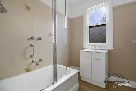 Property photo of 9 Rose Street Horsham VIC 3400