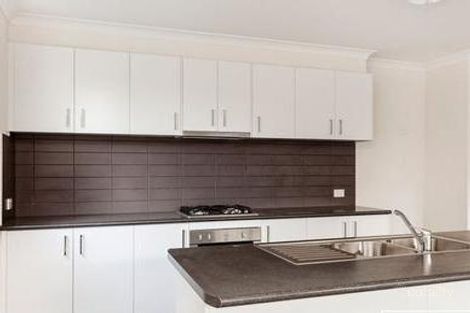 Property photo of 16 Reid Parade Hastings VIC 3915