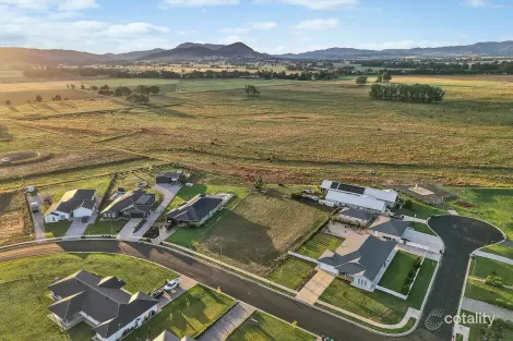 Property photo of 40 Wurth Drive Bombira NSW 2850