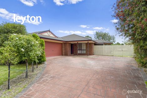 16 Melanie Blair Pl, Skye, VIC 3977