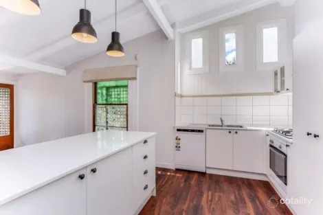 10 Swan Tce, Windsor, QLD 4030