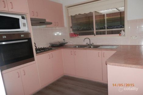 Property photo of 19 Pinnock Avenue Roxburgh Park VIC 3064