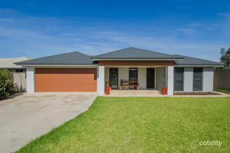 Property photo of 28 Bradman Drive Boorooma NSW 2650