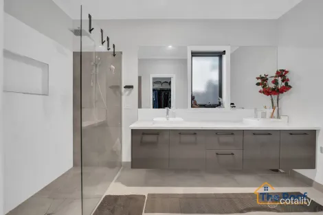 Property photo of 9 Pinnibar Way Weir Views VIC 3338