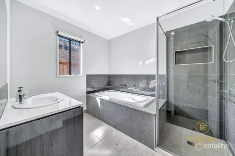 Property photo of 16 Drummond Street Clyde VIC 3978