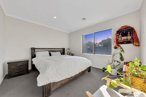 Property photo of 60 Kellerman Drive Point Cook VIC 3030