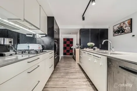 Property photo of 2018/9 Edmondstone Street South Brisbane QLD 4101