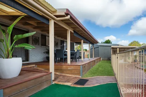 Property photo of 27 Blenheim Crescent Yamanto QLD 4305