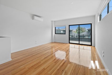 27 Pullyblank Pde, Bundoora, VIC 3083