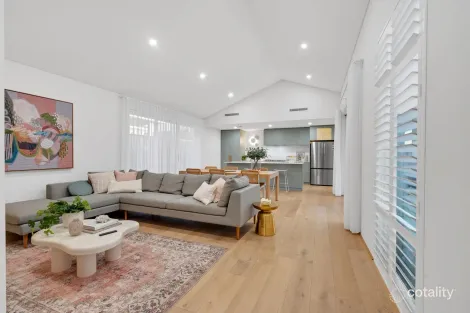 Property photo of 14 Beaumont Crescent Mindarie WA 6030