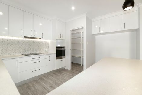 Property photo of 23 Gum Nut Drive Ashfield QLD 4670