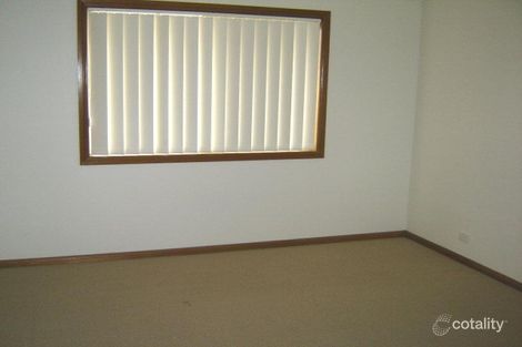 Property photo of 19 Stonehaven Circuit Queanbeyan East NSW 2620