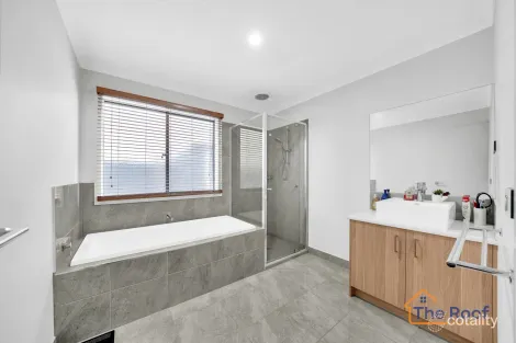 Property photo of 48 Ayesha Avenue Melton South VIC 3338