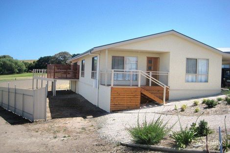 7 Blue Whale Ct, Encounter Bay, SA 5211